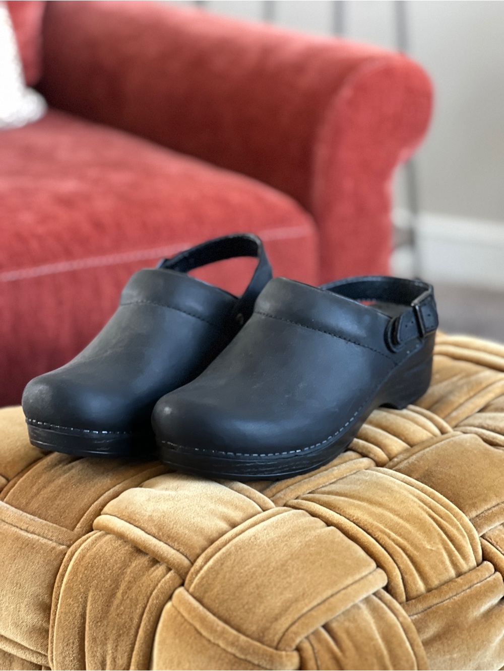 Dansko Ingrid Clog Oiled Black Leather Clogs with Heel Strap Size EU 38